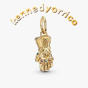 Pandora Marvel The Avengers Infinity Gauntlet Dangle Charm